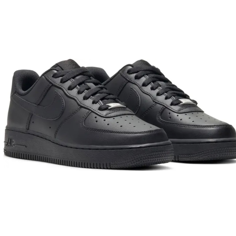 NTN- Nike Women’s Air Force 1 Black Size 7